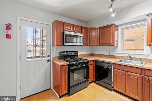 809 16 St, Philadelphia PA  19132-3906 exterior