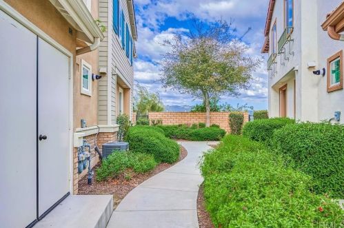 43102 Avenida Amistad, Temecula CA  92592-3099 exterior