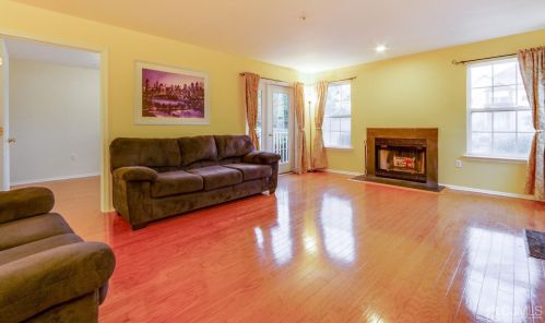 207 Vasser Dr, Piscataway, NJ 08854-6629