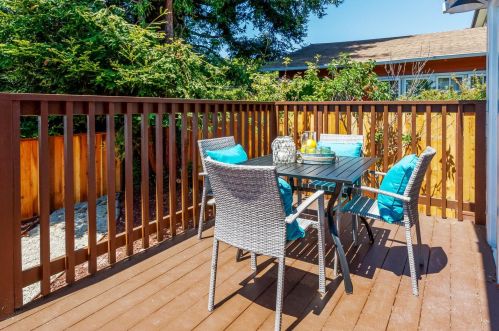 412 Monterey Ave, Capitola CA  95010-3614 exterior