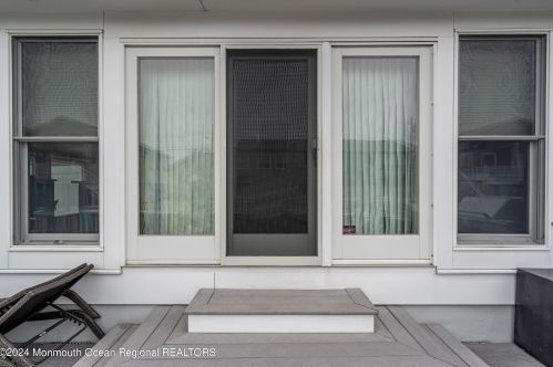 211 Canal Ln, Lavallette NJ  08735-1604 exterior