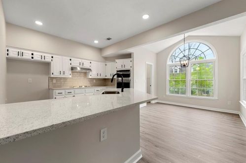 340 Falcon Creek Dr, Suwanee GA  30024-2598 exterior