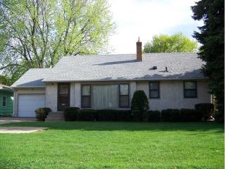1386 County Rd B, Saint Paul MN  55113-4213 exterior
