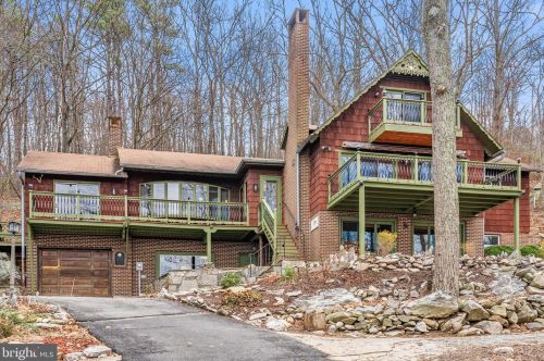 95 Rebels Roost Ct, Harpers Ferry, WV 25425-4740