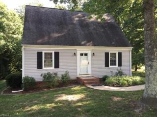 307 Oakwood Cir, Lexington, NC 27295-6740