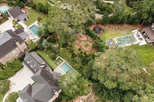 271 Hillside Dr, Atlanta GA  30342-3623 exterior