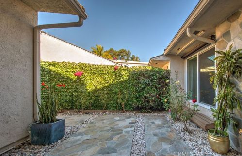 12 Gumwood, Irvine CA  92612-2352 exterior
