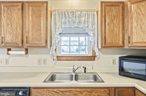 764 Walnut St, Hanover PA 17331-2051 exterior