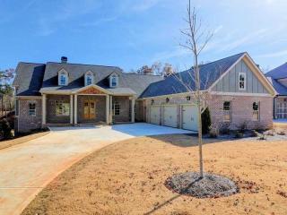 6414 Farmview Dr, Acworth, GA 30101-1515