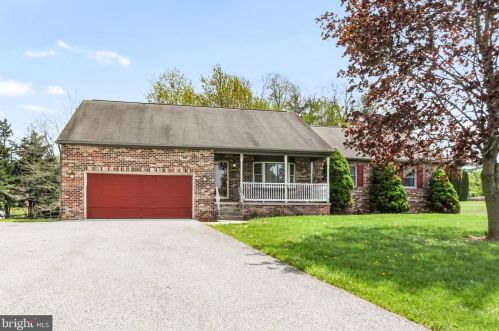 3215 Brittany Ct, York, PA 17408-9595
