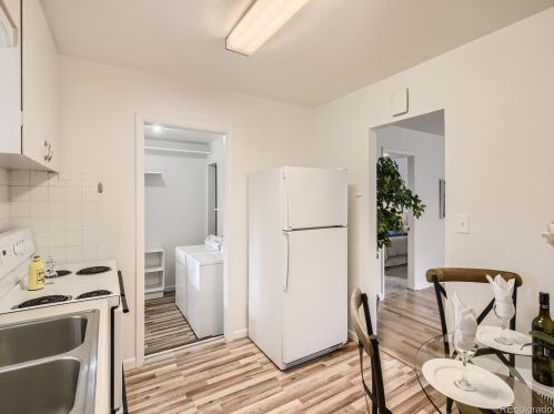 4745 Logan St, Englewood CO 80113-6841 exterior