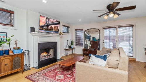 4829 Winthrop Ave, Chicago, IL 60640-6896