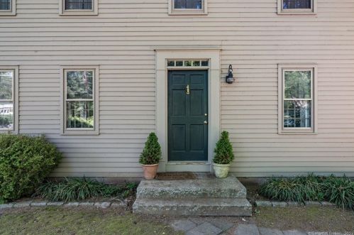 46 Dennison Rd, Essex, CT 06426-1351
