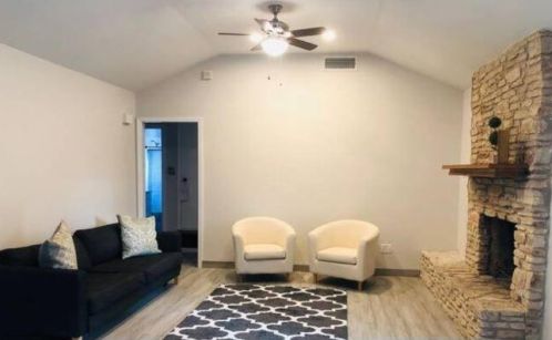 2011 Abbey Cir, Austin TX  78727-4401 exterior