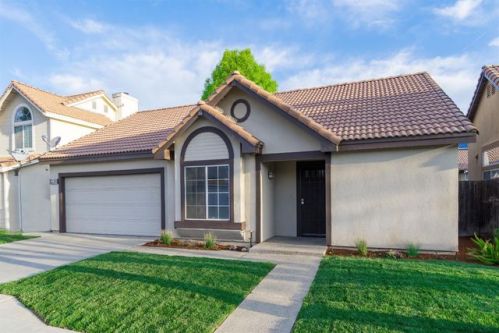 239 Athens Ave, Clovis, CA 93611-7069
