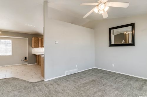 4262 Westlake Dr, Roy, UT 84067-9636