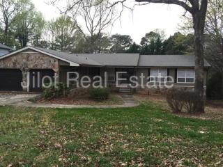5262 Greenpoint Dr, Stone Mountain, GA 30088-3811