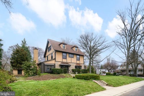 404 Birdwood Ave, Tavistock, NJ 08033-1111