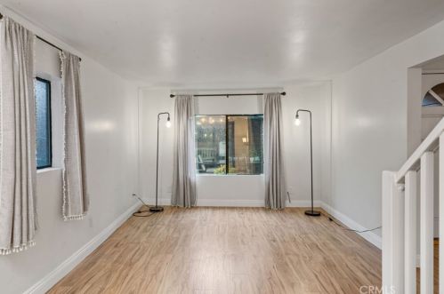 2717 Mary St, Glendale CA  91214-3532 exterior