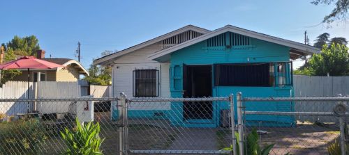 820 Mayor Ave, Fresno, CA 93706-3841