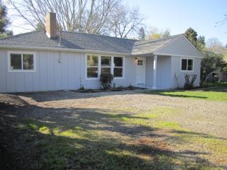 13917 Schroeder Ave, Portland, OR 97267-1055