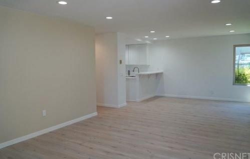 3414 Sunset Ln, Oxnard, CA 93035-4129
