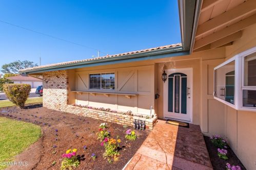 32 Carriage Sq, Oxnard, CA 93030-3510