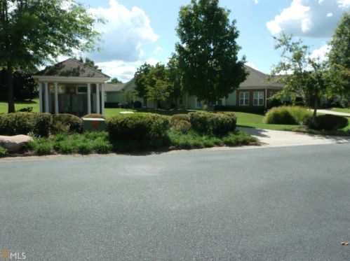 2702 Commonwealth Cir, Newnan, GA 30263-7824
