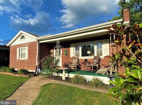 40 Memorial Ave, Cumberland, MD 21502-3745