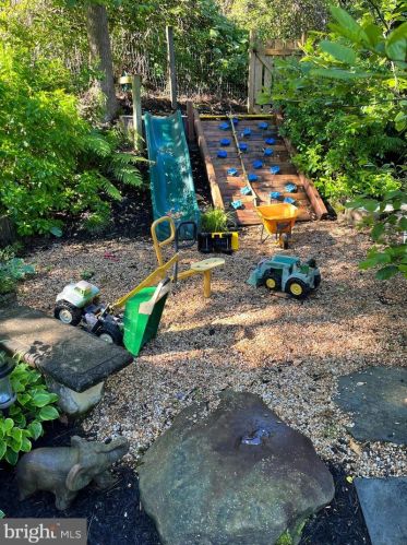 410 Old County Rd, Severna Park MD 21146-4655 exterior