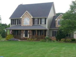 3884 Beeline Dr, Bethlehem, PA 18015-5907