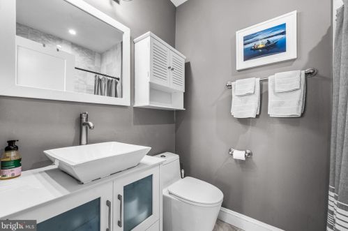 854 Front St, Philadelphia PA 19147-4341 exterior