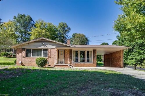 1115 Keystone Dr, Asheboro, NC 27203-4085