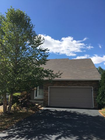 1199 Rose Dr, Sycamore, IL 60178-9505