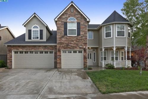 3349 Sady Ave, Visalia, CA 93291-8443