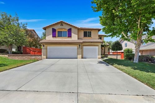 8527 New Windsor St, Riverside, CA 92508-6167
