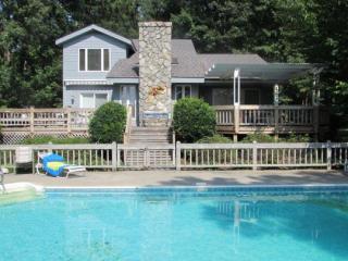 670 Riverwood Dr, Lexington, NC 27292-9388