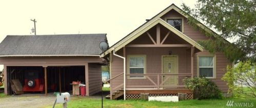 890 J St, Forks, WA 98331-9195
