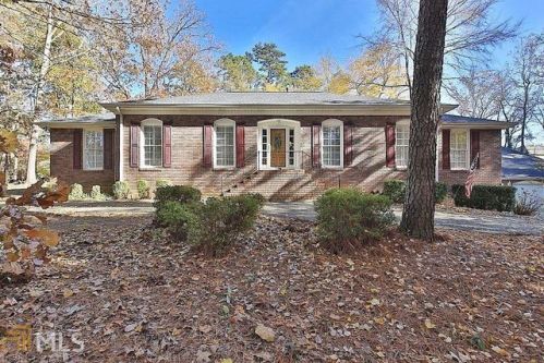 1650 Beaumont Dr, Kennesaw, GA 30152-3206