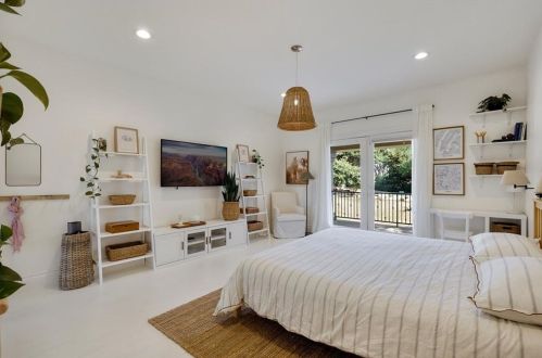 3314 Far View Dr, Austin TX  78730-3303 exterior