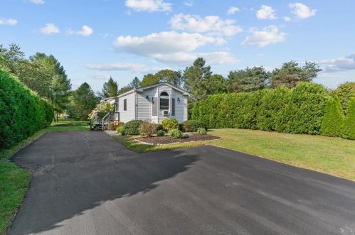 12 Kelly Ln, Coventry, RI 02816-4027