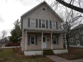 233 19th St, Romeoville, IL 60441-4312