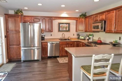 59 Magnolia Way, Paterson NJ  07508-3114 exterior