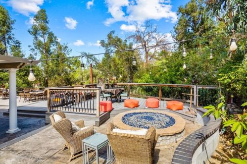 370 Yorkshire Cir, Anaheim CA 92808-1313 exterior