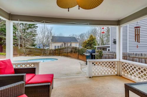 3906 Concord Walk Dr, Smyrna GA  30082-3658 exterior