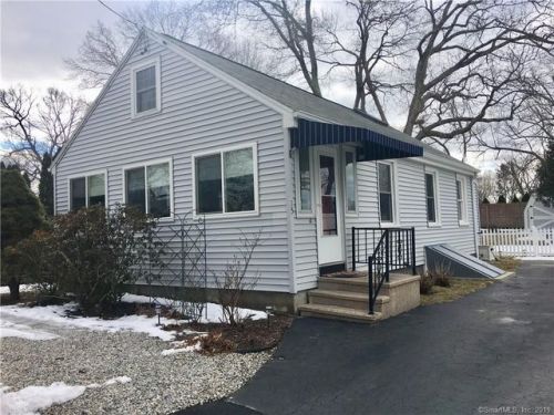 15 Saunders Dr, Niantic, CT 06357-2710