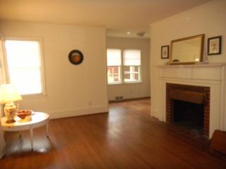 1 Rogerson Dr, Chapel Hill NC  27517-4035 exterior