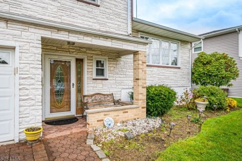 2321 Desisto Dr, Rahway, NJ 07065-2115