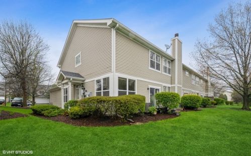 1056 Sheridan Cir, Naperville, IL 60563-4216