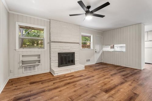 2985 Meadow Lark Dr, Atlanta GA  30344-4033 exterior
